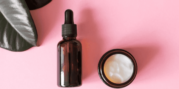 Güçlü ve Canlı Bir Görünüm için Aydınlatıcı Serum Rehberi