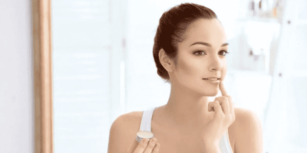 Dudak Çatlakları Neden Olur? Önlem için 5 Faydalı Bakım Önerisi