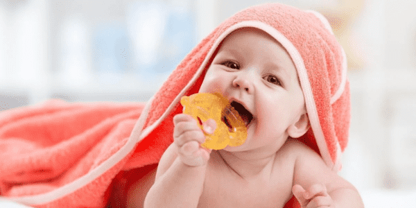 Bebek Diş Çıkartma Aylarına Göre Diş Kaşıyıcı Önerileri