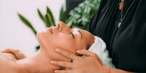 Farklı Yüz Lekeleri için Tedavi Edici İpuçları