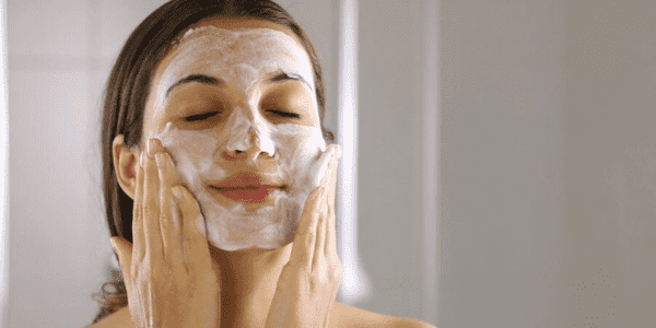 Yüz Temizleme Jeli Nasıl Kullanılır?