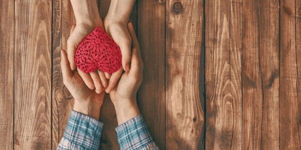 Sevgililer Günü Hediyeleri için Cilt Bakımında Lüks Seçenekler