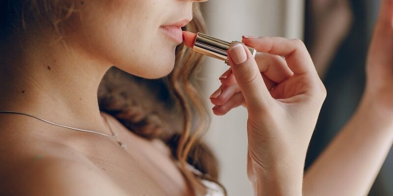 Her Makyaj Çantasının Olmazsa Olmazı: Stick Rujlar