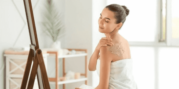 Pürüzsüz Bir Cilt için Body Scrub Kullanımı