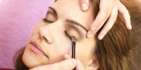 Çekik Göz Makyajı Nasıl Yapılır?